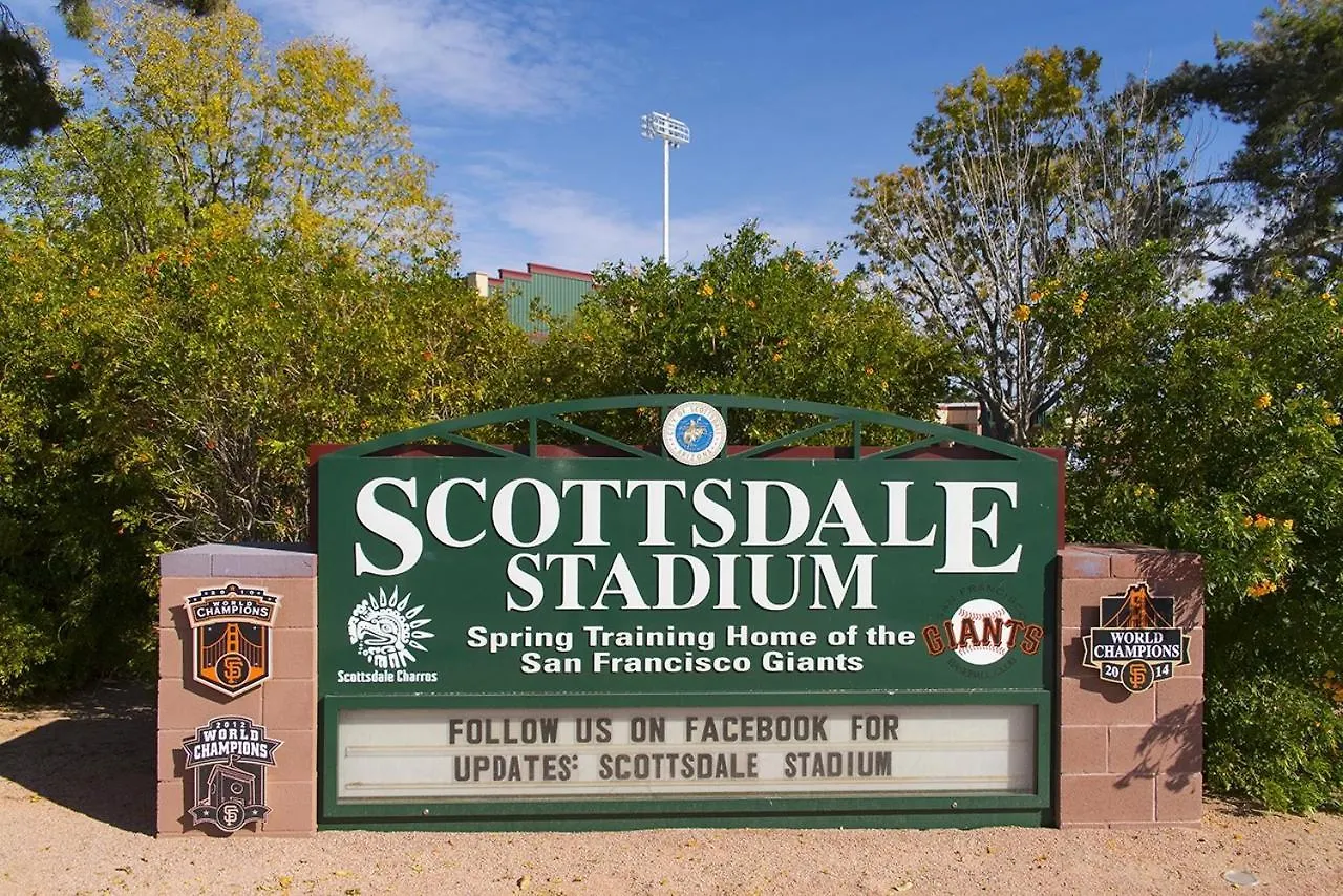 135 Fully Furnished, Amenities Galore Scottsdale 0*,