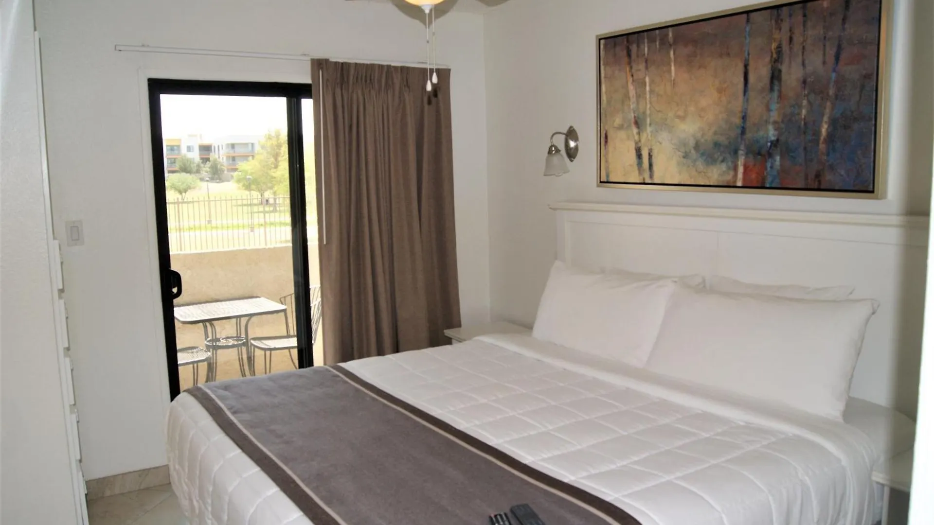 Apartment 135 Fully Furnished, Amenities Galore Scottsdale